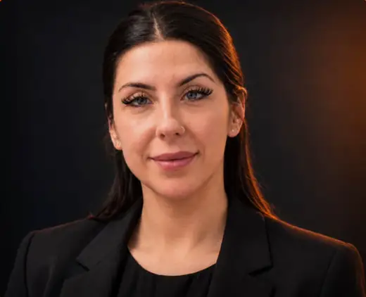 Porträt Jennifer Zindler | hundertzwölfMED Porträt Jennifer Zindler